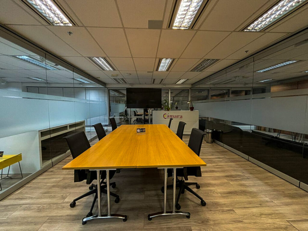 SALA Goya 2 - Mesa Reunião