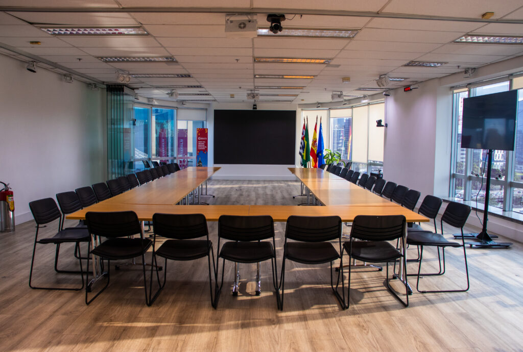 SALA Picasso - Formato U